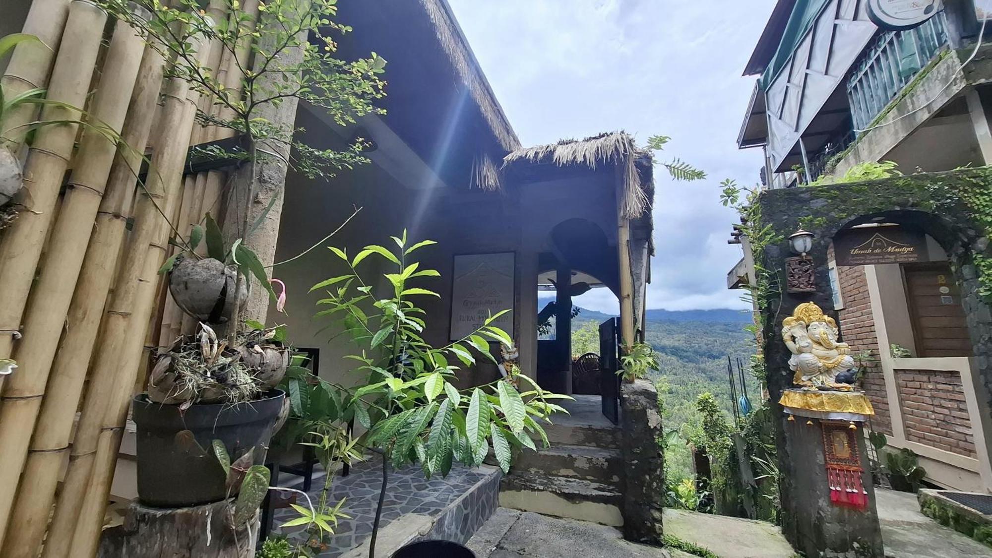 Umah De Madya & Rooftop De Madya Munduk Eksteriør billede